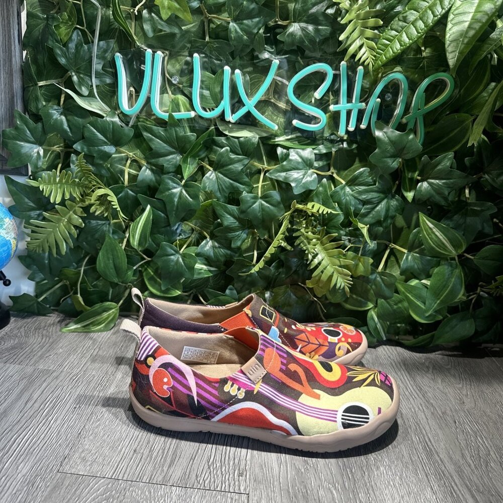 UNI Women’s Slip Ons Canvas Lightweight Flats Guitar Women Size 8